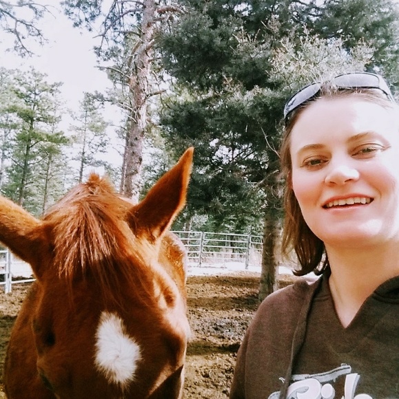 Meet your Posher, Brandi - Picture 3 of 9